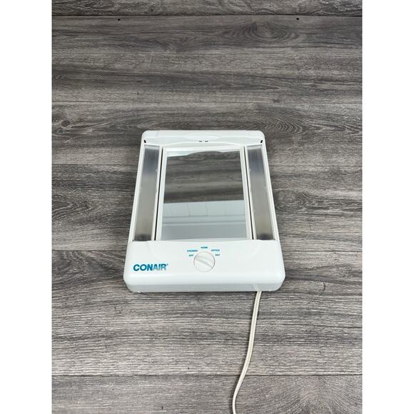 Conair 2-Sided Lighted Makeup Mirror 4 Light Settings 1x/5x Magnification TM8LX - Picture 1 of 10